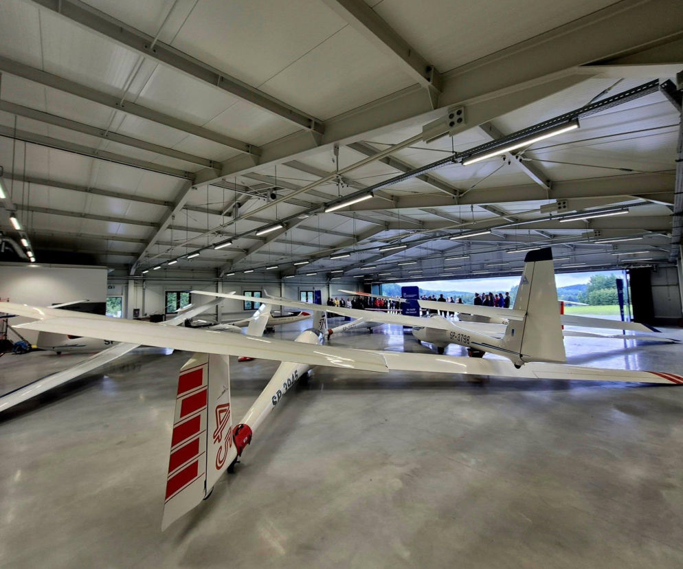 Nowy hangar w Bezmiechowej. Na Podkarpaciu stawiają na rozwój szybowców i dronów