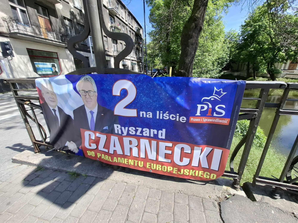 Kalisz/Ostrów. Banery wyborcze kandydata do Europarlamentu zalewają miasta 