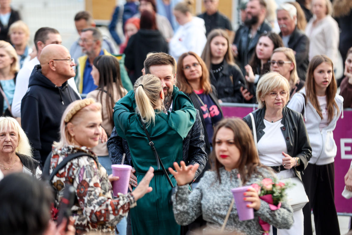 Potańcówka przed Teatrem Śląskim w Katowicach 