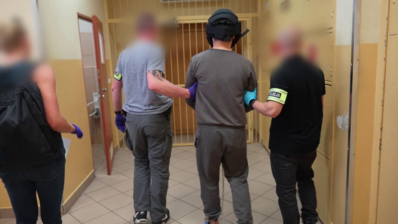 Podwójne morderstwo w Krakowie. Syn ofiar odpowie za zbrodnię ze szczególnym okrucieństwem [ZDJĘCIA]