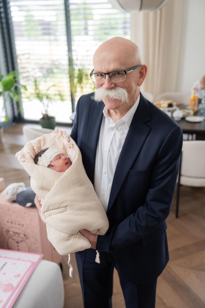 Znany hotelarz chce poprawić demografię w Polsce. Urodziły się pierwsze dzieci z programu Arche