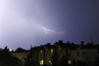 Burze, porywisty wiatr, a  do tego jeszcze to!  Temperatury mogą rozczarować [Prognoza IMGW na 15.07.2022] 