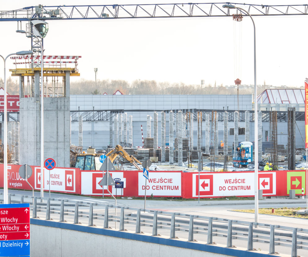 Trwają prace budowlane przy Outlet Center Factory Warszawa Ursus. (fot. z 24 listopada 2014)