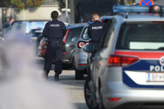 Strzały przed restauracją, trzy osoby nie żyją! Tragedia w Austrii