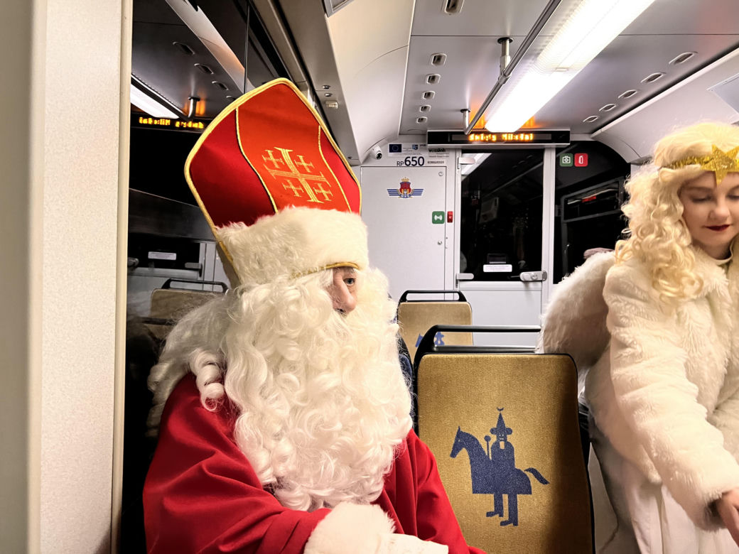 Święty Mikołaj jechał w krakowskim tramwaju 