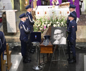Młody policjant zginął w potwornym wypadku. Pogrzeb Kacpra Mierzejewskiego