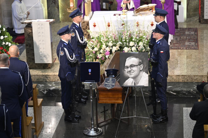 Młody policjant zginął w potwornym wypadku. Pogrzeb Kacpra Mierzejewskiego