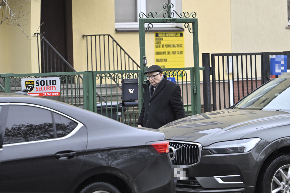 Kaczyński wyzdrowiał i ruszył na Nowogrodzką