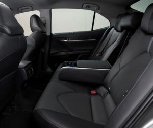 Toyota Camry Hybrid lifting 2021
