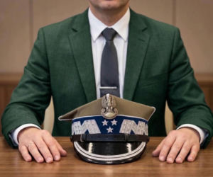 Czy ministrem obrony narodowej RP powinien być były wojskowy?