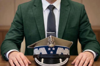 Czy ministrem obrony narodowej RP powinien być były wojskowy?