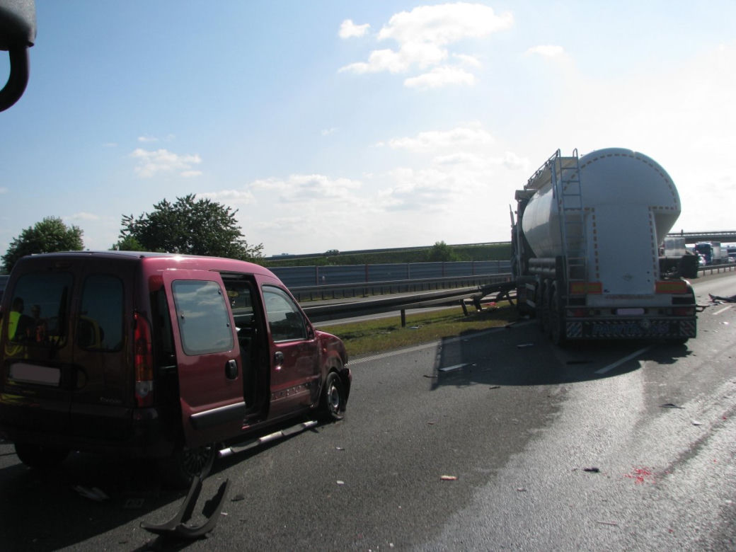 Karambol na A4. Jak 7 samochodów zablokowało całą autostradę? [ZDJĘCIA]