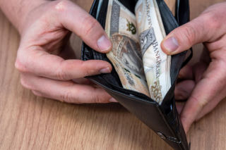 Pracowałeś przed 1999? ZUS może dorzucić ci do emerytury. Sprawdź, co musisz zrobić i jakie dokumenty dostarczyć