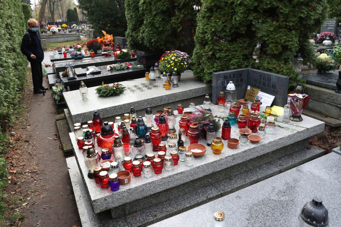 Tak teraz wygląda grób Jerzego Urbana 