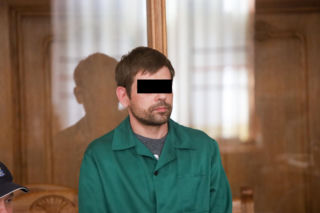 Zatłukł ukochaną i ogolił na łyso. Nie przyznaje się. bo ma słabą pamięć