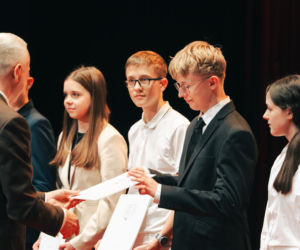 Najzdolniejsi uczniowie odebrali stypendia Prezydenta Miasta Siedlce