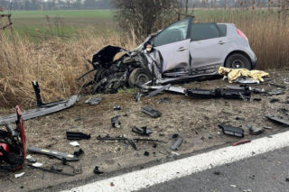 Czołowe zderzenie pojazdów na DK44