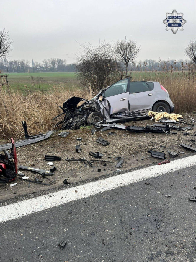 Czołowe zderzenie pojazdów na DK44