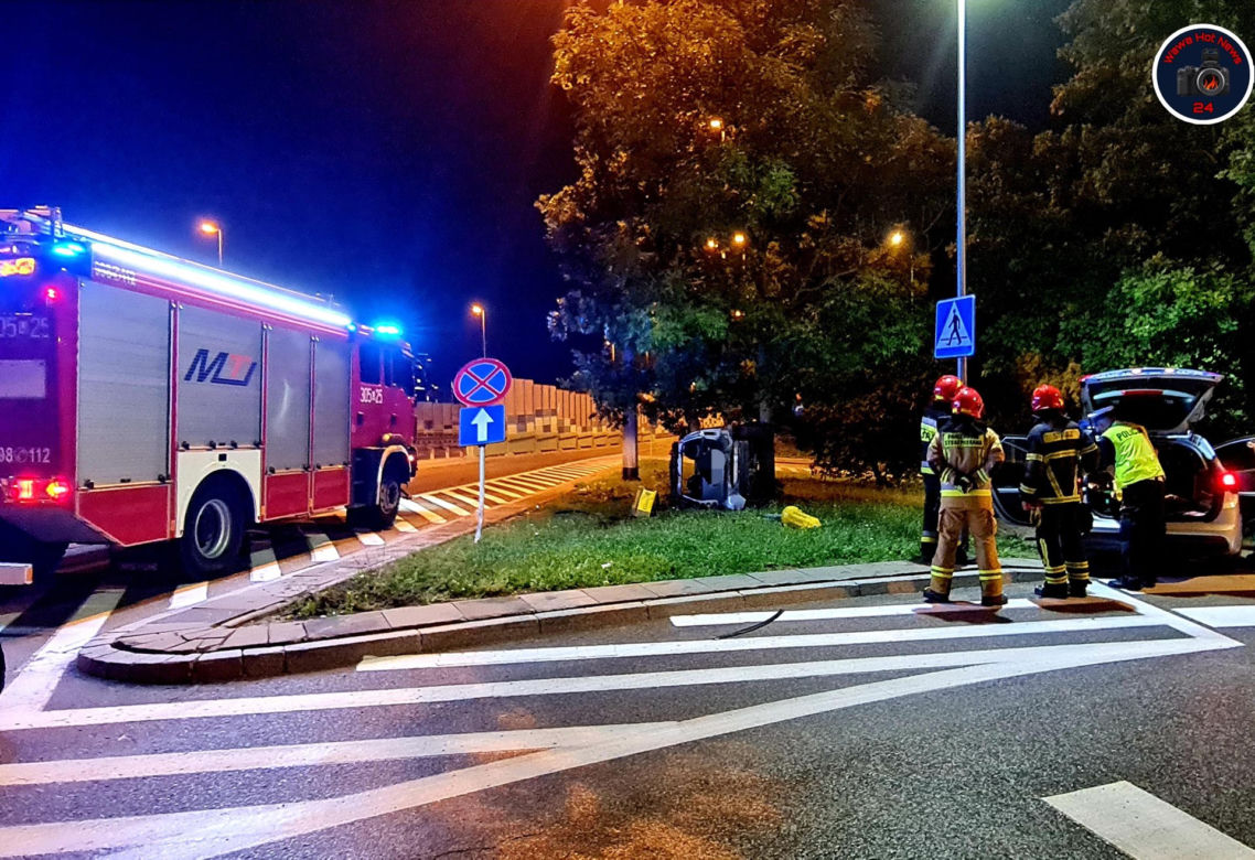 Owinął się Smartem wokół drzewa. To cud, że żyje