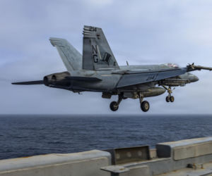 USS Abraham Lincoln na Morzu Arabskim. Tyrania dystansu jako granica amerykańskiej projekcji siły