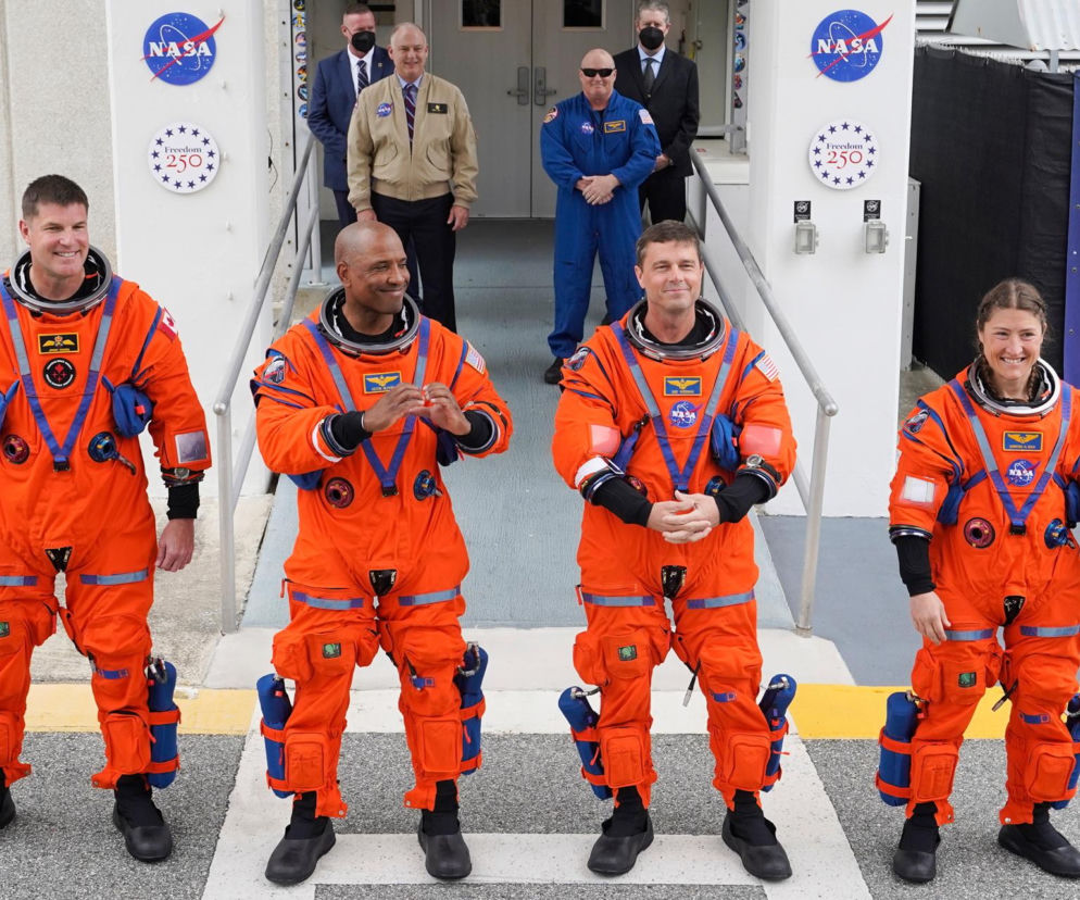 Chwile grozy kosmonautów lecących w stronę Księżyca! Dostali niepokojącą wiadomość