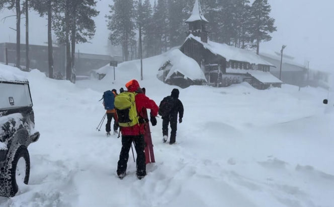 Wielka lawina porwała ludzi! Dziesięciu zaginionych narciarzy