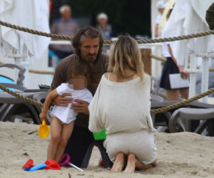 Koroniewska z Dowborem całują się na plaży
