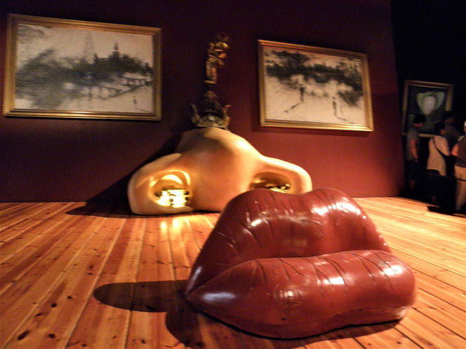 Muzeum Salvadora Dali w Figueres w Hiszpanii