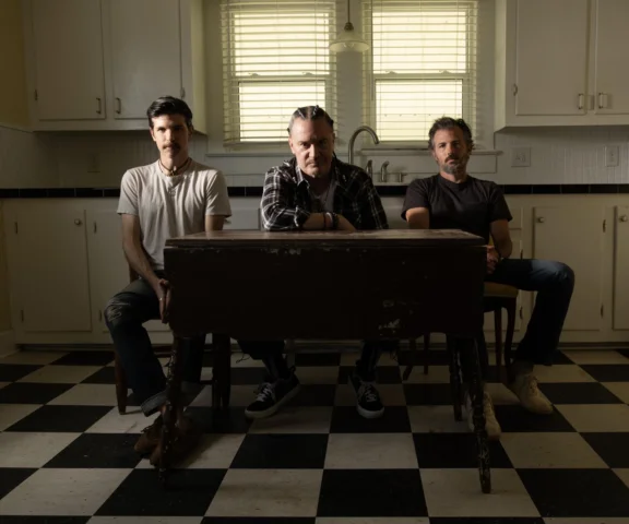 Mike Patton zatęsknił za utworami Faith No More! Wokalista śpiewa je na koncertach projektu AVTT/PTTN