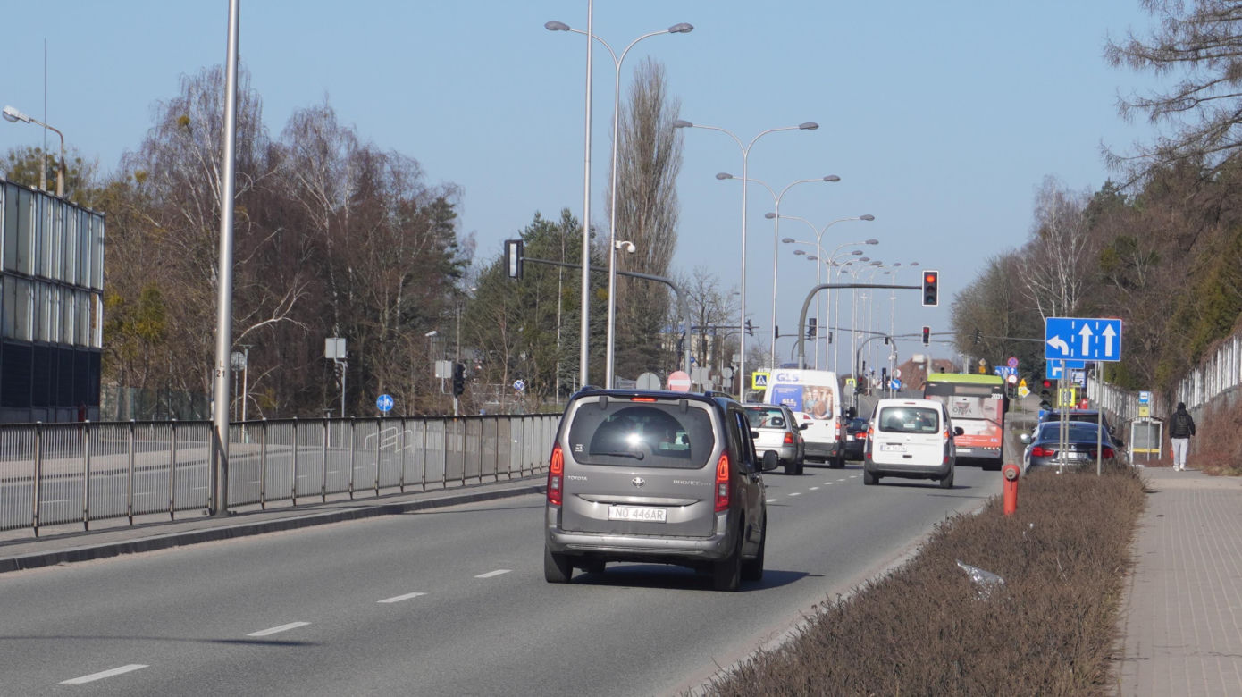 To najdłuższa ulica w Olsztynie. Przebiega aż przez trzy osiedla. Zaskakujące, ile ma metrów!
