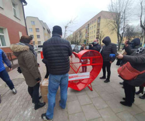 Suwałki. Pierwszy w mieście nakrętkomat stanął obok biblioteki [ZDJĘCIA]
