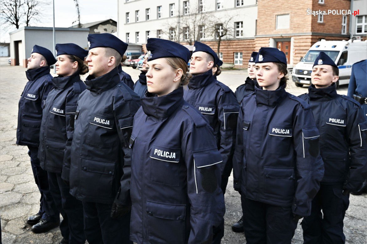 Śląska Policja przyjęła 84 policjantów. Wśród nich jest 15 kobiet