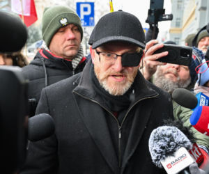 Grzegorz Braun pojawił się w prokuraturze. Nie otrzymał żadnych zarzutów