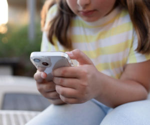 Polacy boją się o młodych. Zakazać dzieciom TikToka! Skasować internety! 