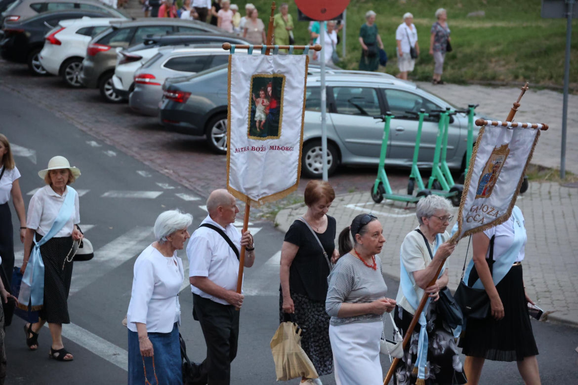 76. rocznica Cudu Lubelskiego. Procesja różańcowa w centrum Lublina