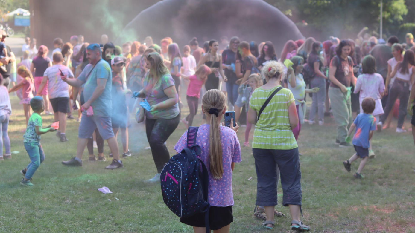 To była prawdziwa eksplozja kolorów! Tak wyglądało Holi Święto Kolorów w Lublinie 2023! [GALERIA]