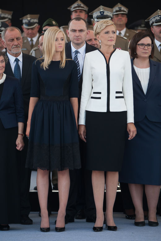 Pierwsza dama z córką przebierały się w busiku