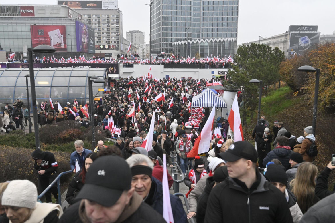 arsz Niepodległości 2025 na żywo. Relacja z Warszawy. "Chcę zobaczyć Polskę samodzielną i niezakompleksioną"