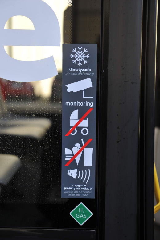 Trzaskowski pochwalił się autobusem na wodór. Miasta nie stać na jego zakup 