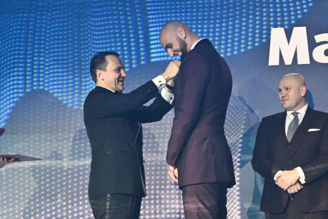 Radosław Sikorski odznaczył Ambasadorów Totalizatora Sportowego