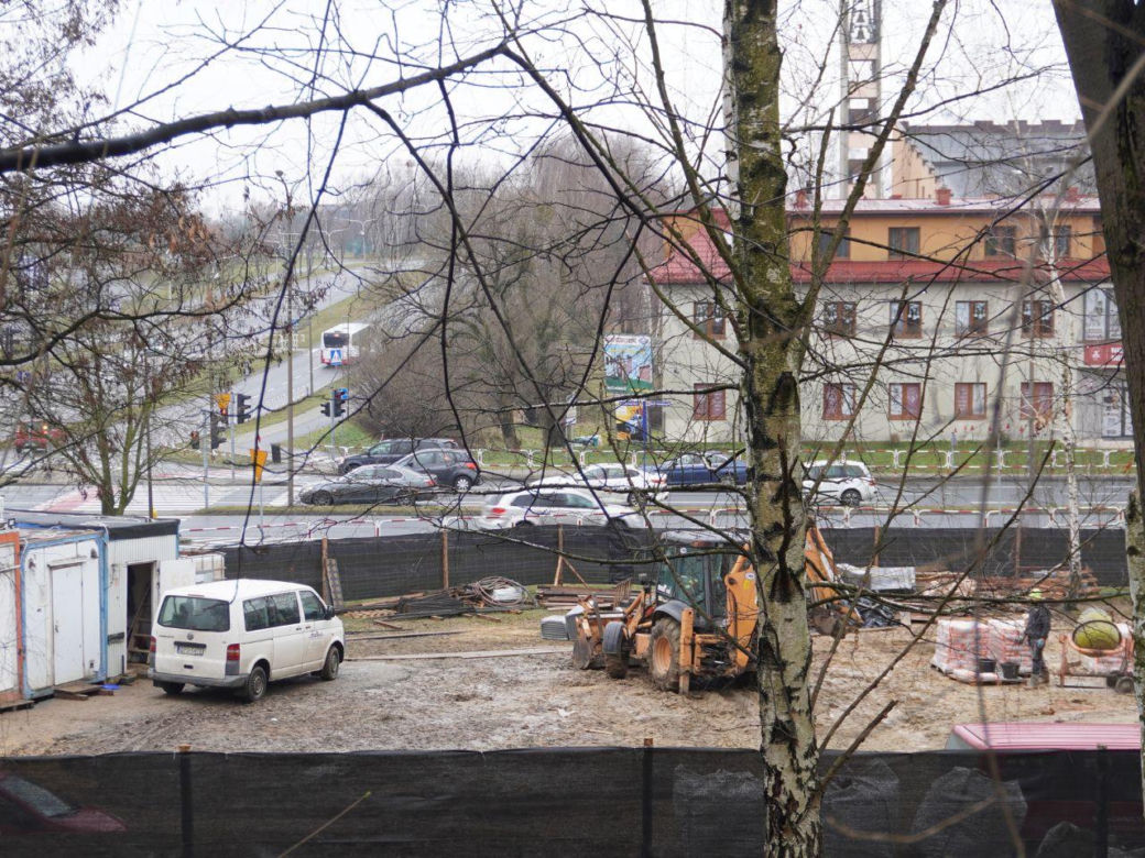 Prace przy Wojewódzkiej Stacji Pogotowia Ratunkowego w Żorach