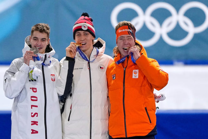 Semirunniy z dziewczyną