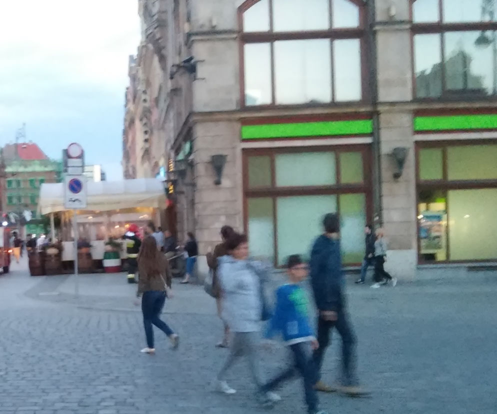 Mieszkańcy centrum Wrocławia w nocy mają teraz daleko do lekarza