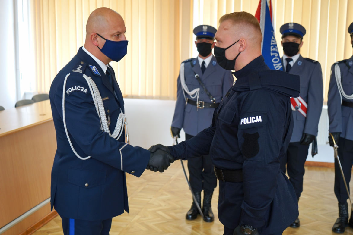 W województwie kujawsko-pomorskim ślubowanie złożyło 33 nowych policjantów