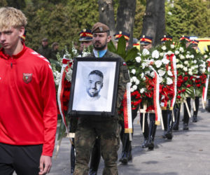 Poświęcił im swoją kampanię wyborczą. Przyszły na pogrzeb Łukasza Litewki. Oczy od razu się zaszkliły
