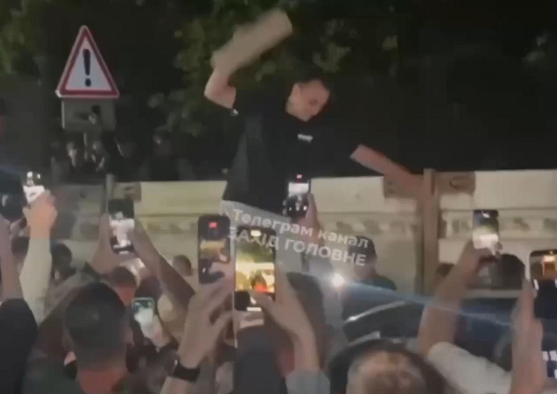 Bunt we Lwowie! Nie chcą poboru do wojska, zamieszki na ulicach