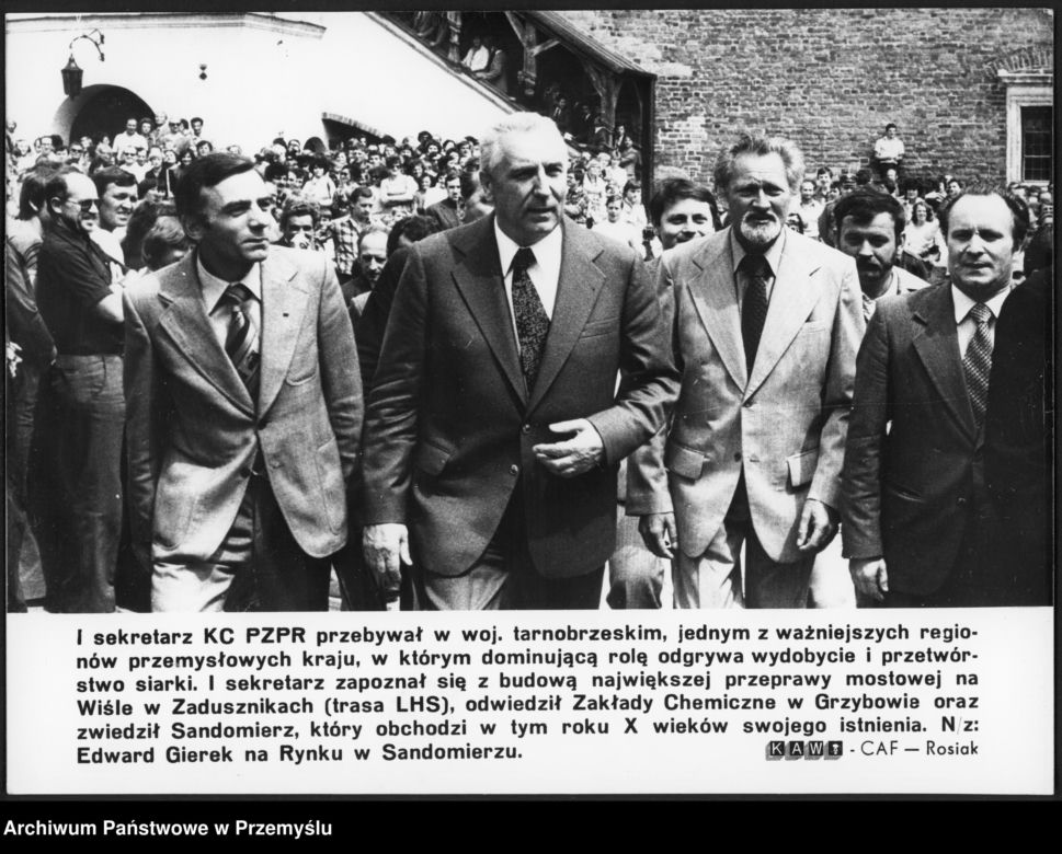 Edward Gierek na Rynku w Sandomierzu; autor: CAF - Rosiak