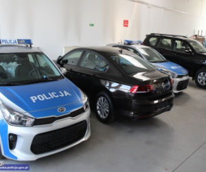 55 nowych radiowozów dla policjantów garnizonu dolnośląskiego