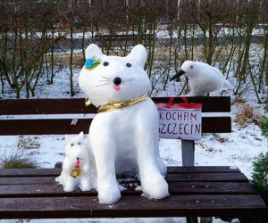 Zimowe rzeźby pana Henryka zachwycają, chociaż śniegu jak na lekarstwo. To już mała szczecińska tradycja