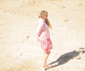 Anna Guzik z rodziną na plaży